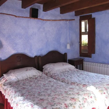 Hostal Placa Guest house Garos